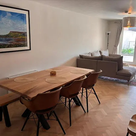 Spacious 2 Bedroom Near Croke Park With Outdoor Patio Dublin